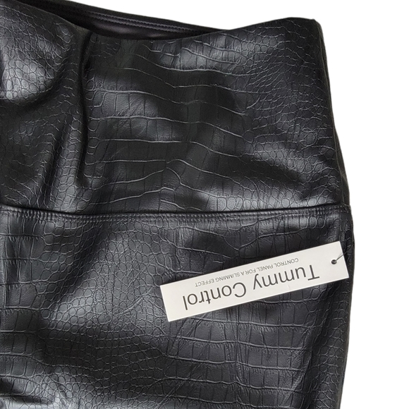 NWT Nicole Miller Black Textured Faux Leather Leggings, Size XL - Picture 9 of 12